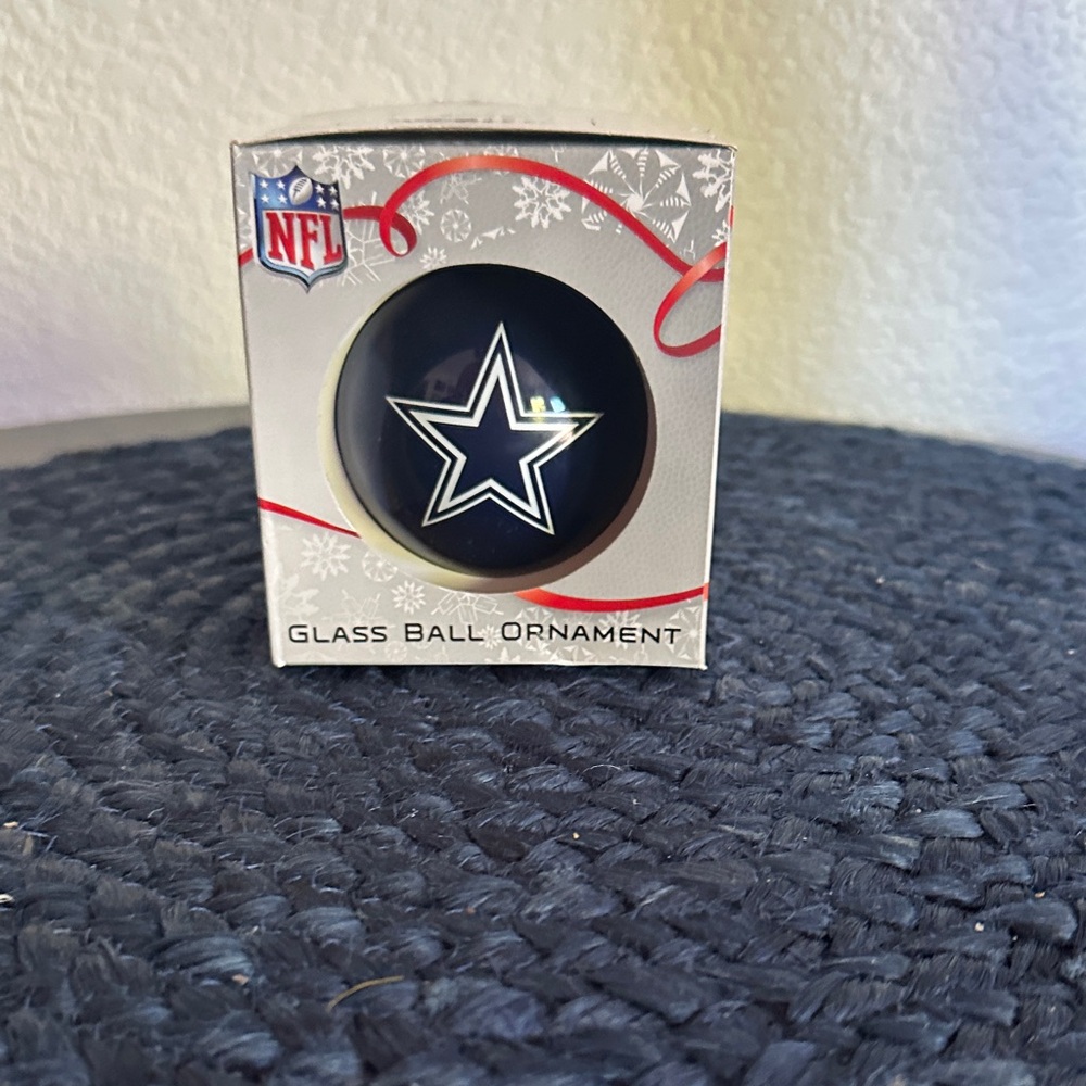 NWT NFL Glass Ball Ornament with Cowboy Star Logo